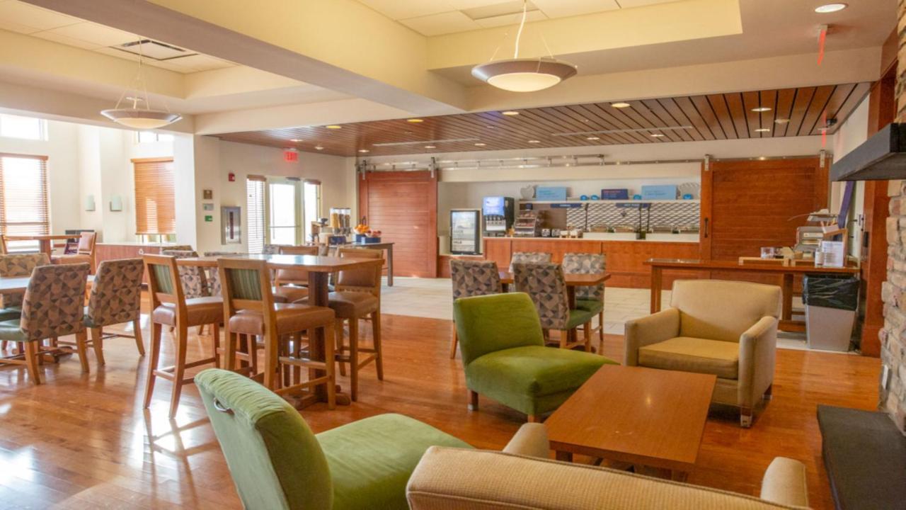 Holiday Inn Express Columbus Airport Easton Εξωτερικό φωτογραφία